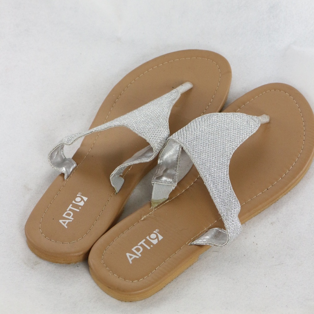 New APT 9 Silver Strap Thong Sandals - Picture 5 of 8